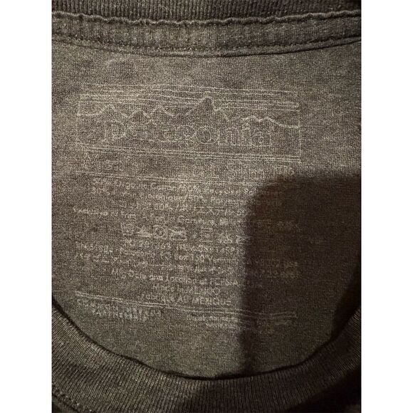 Patagonia Men's Large Gray Graphic T-Shirt Outdoor Adventure Tee - Picture 3 of 4